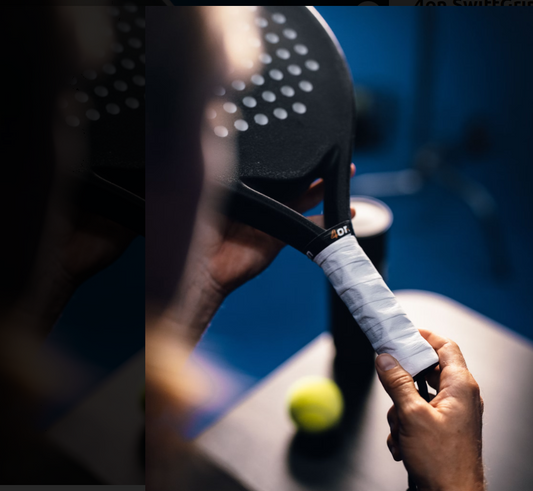 4on Swiftgrip giver et komfortabelt greb om padelbattet
