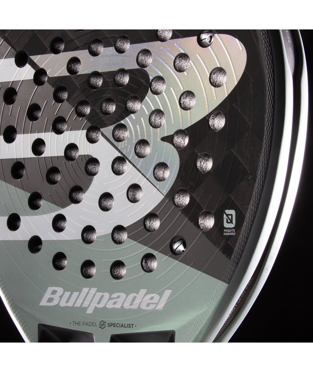 Flot design i den nye Bullpadel Hack 04
